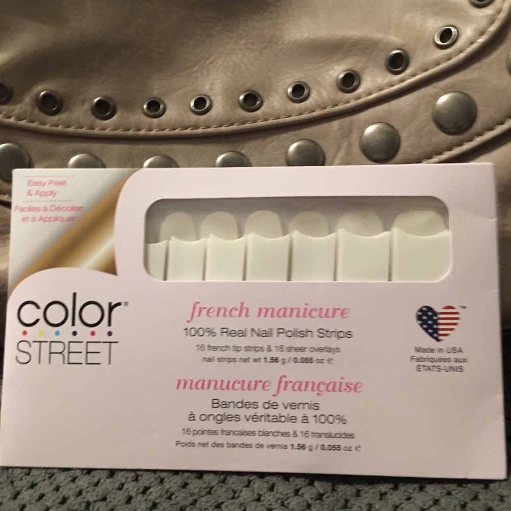 Color Street Meet Me in Paris French Manicure
